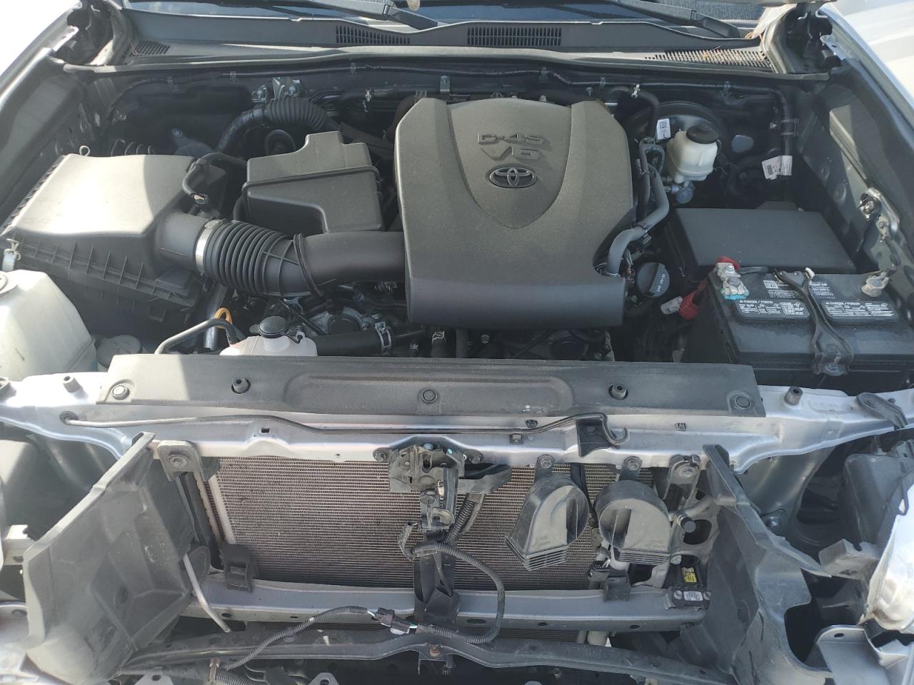 2021 Toyota Tacoma - Image 12