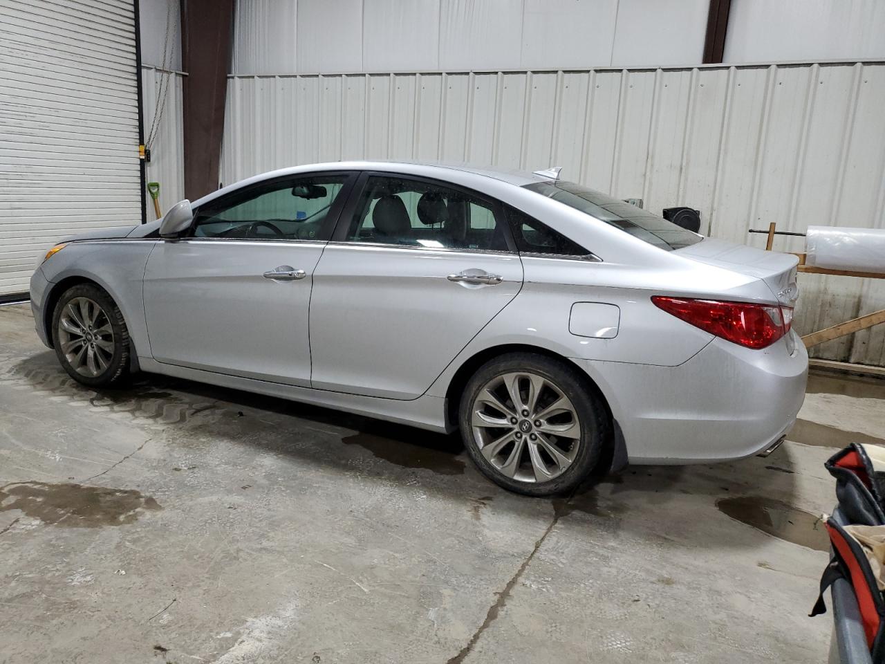 2012 Hyundai Sonata - Image 2