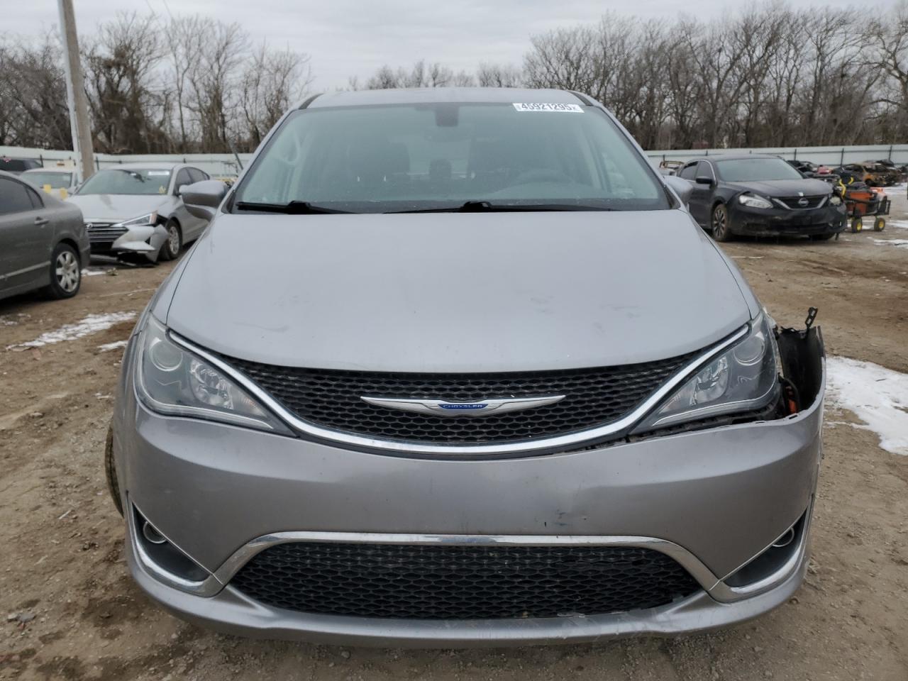 2019 Chrysler Pacifica - Image 5