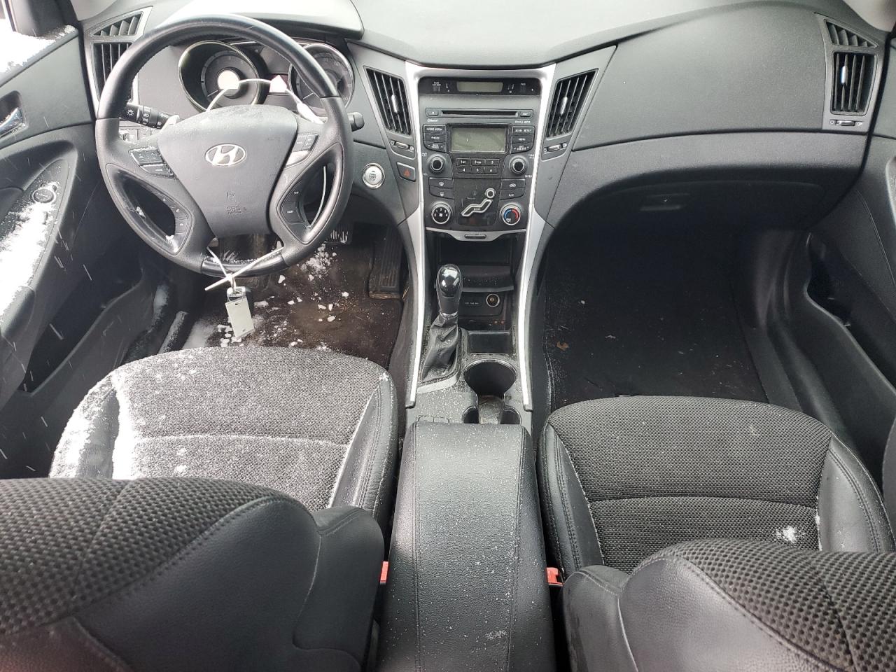 2013 Hyundai Sonata - Image 8