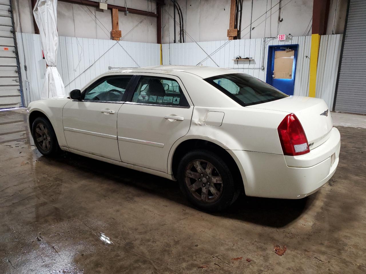 2007 Chrysler 300 - Image 2