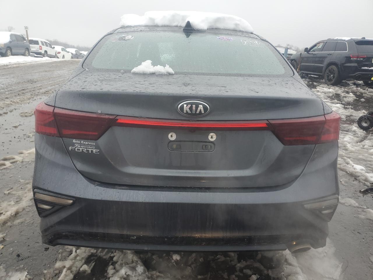 2021 Kia Forte - Image 6