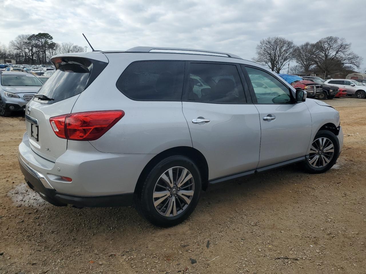 2018 Nissan Pathfinder - Image 3