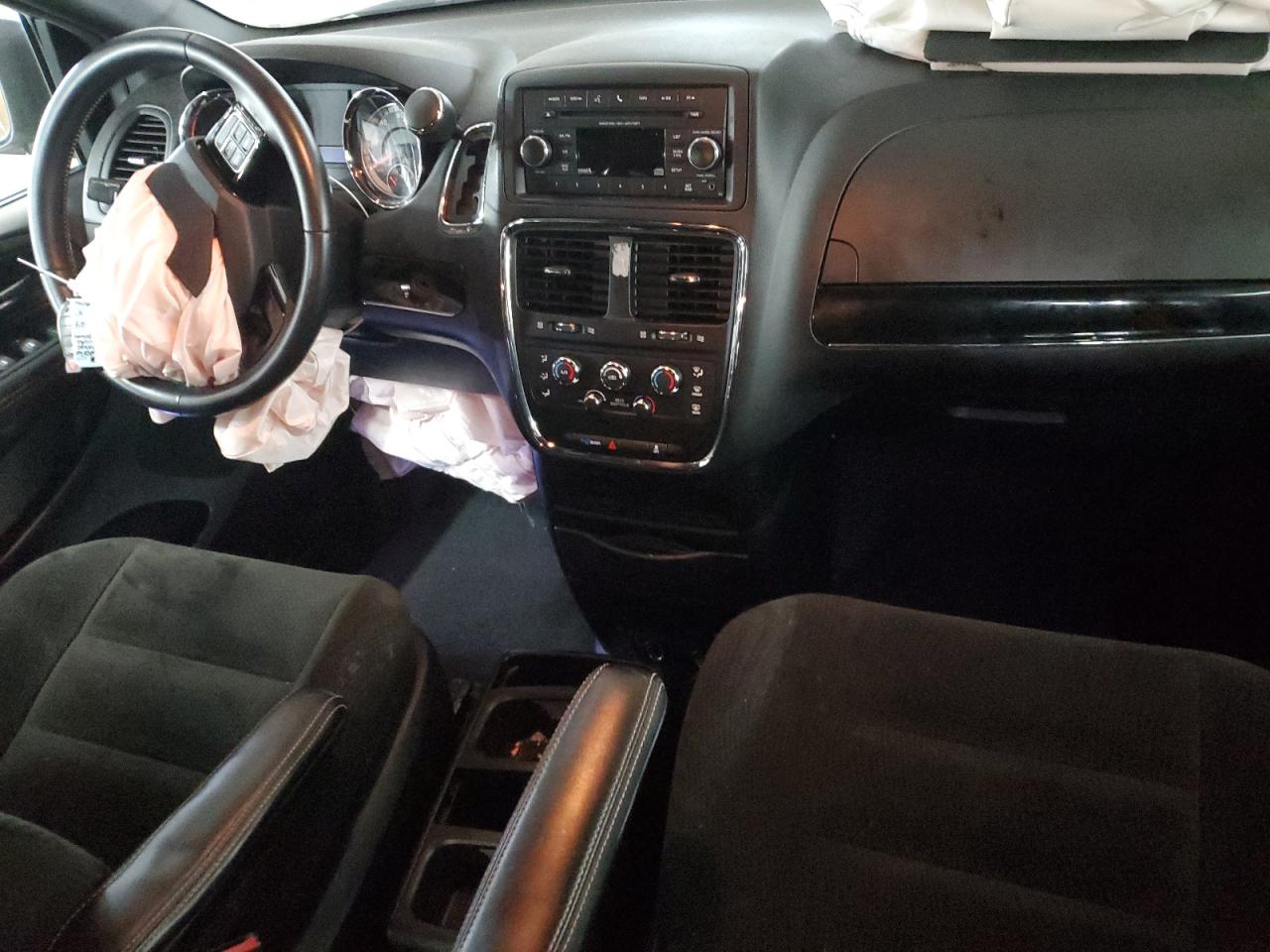 2016 Dodge Caravan - Image 8