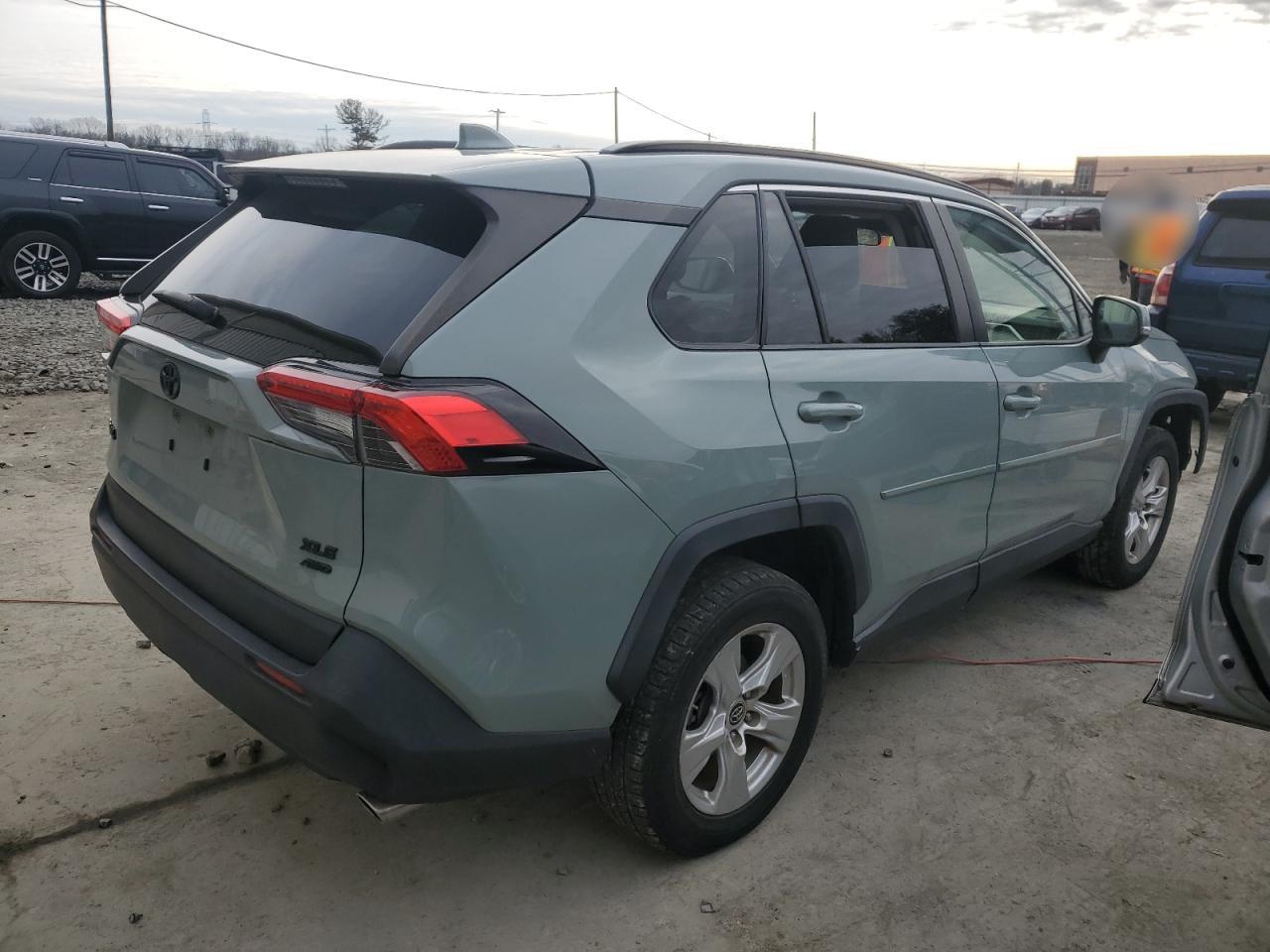 2019 Toyota RAV 4 - Image 3