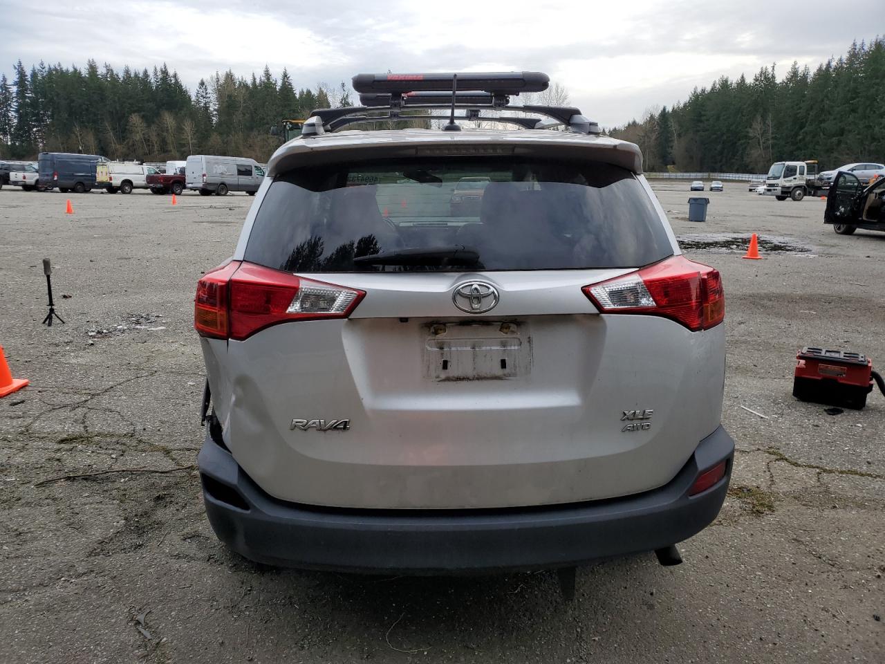 2015 Toyota RAV 4 - Image 6