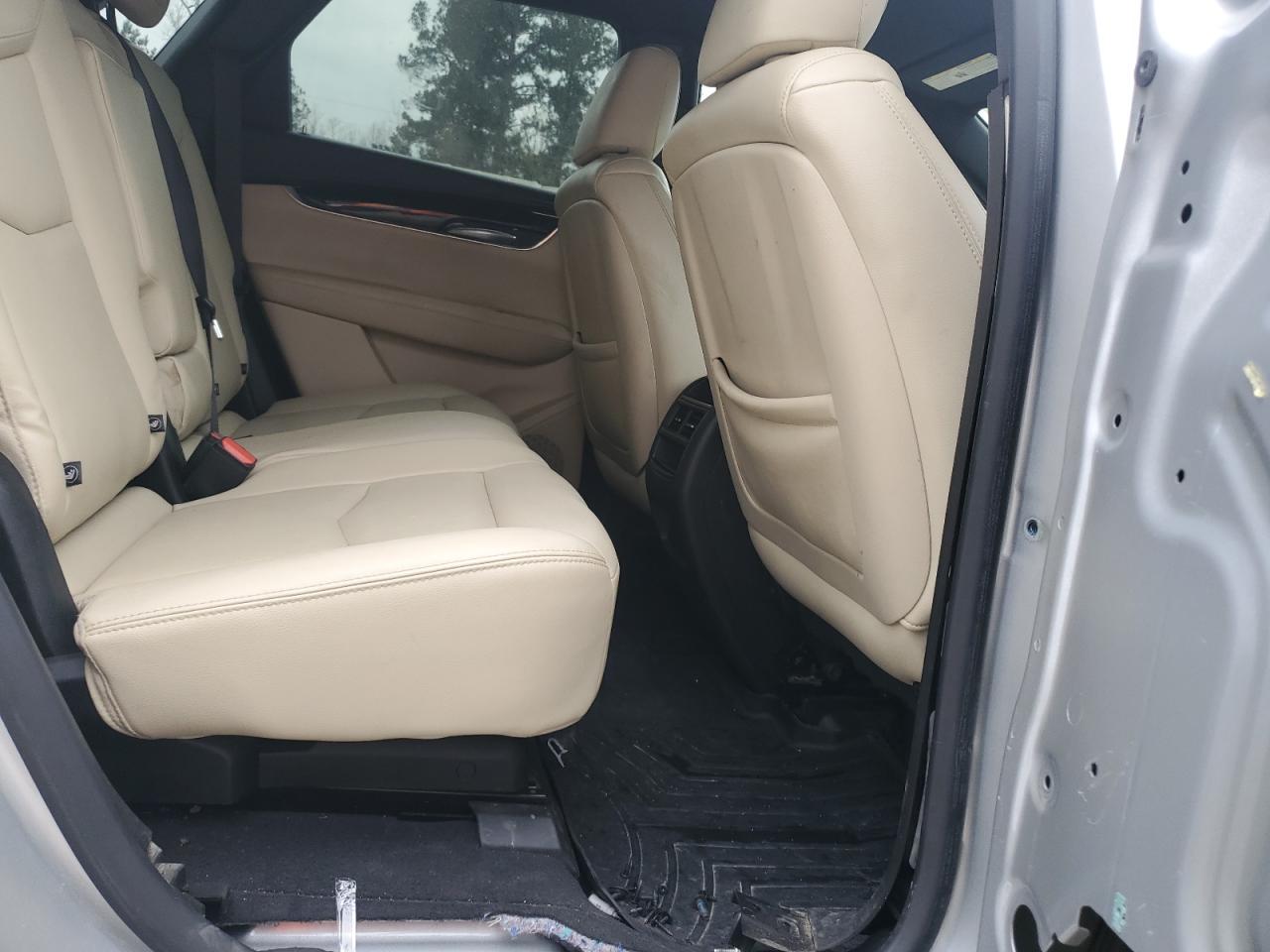 2018 Cadillac XT5 - Image 12