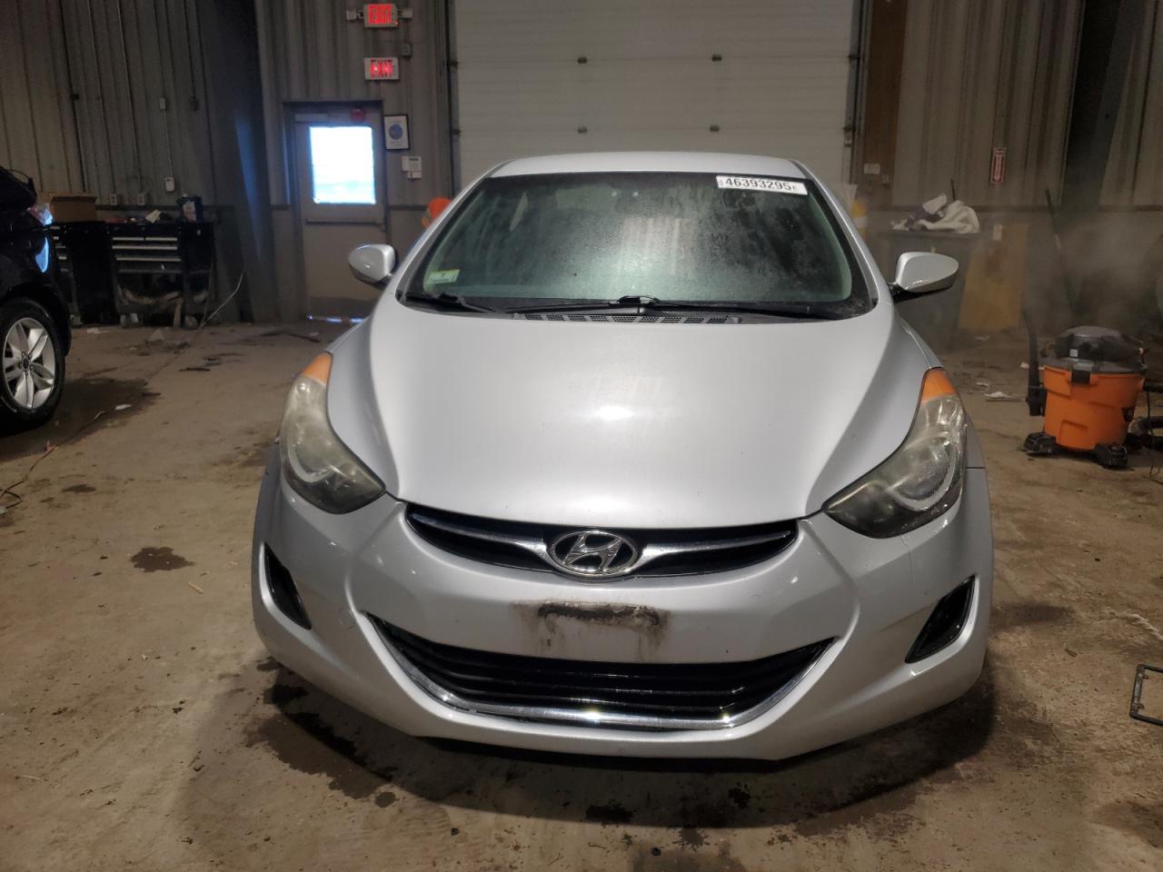 2011 Hyundai Elantra - Image 5