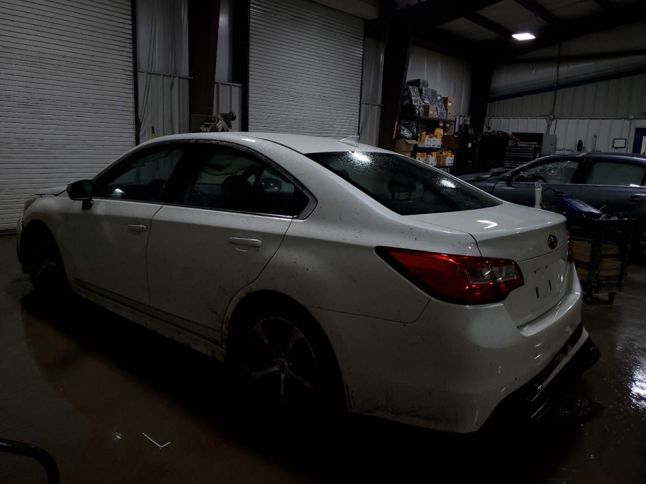 2016 Subaru Legacy - Image 2