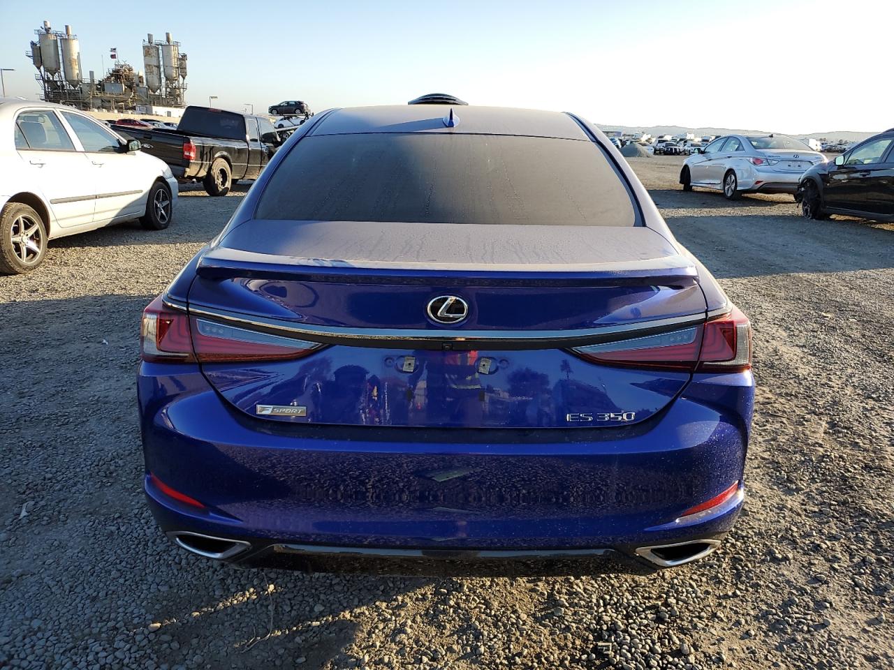 2019 Lexus ES - Image 6