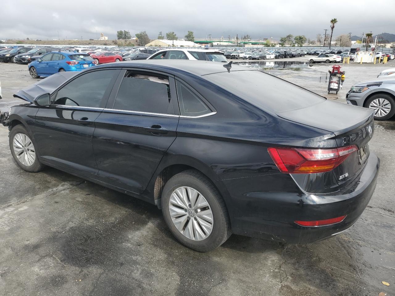 2019 Volkswagen Jetta - Image 2