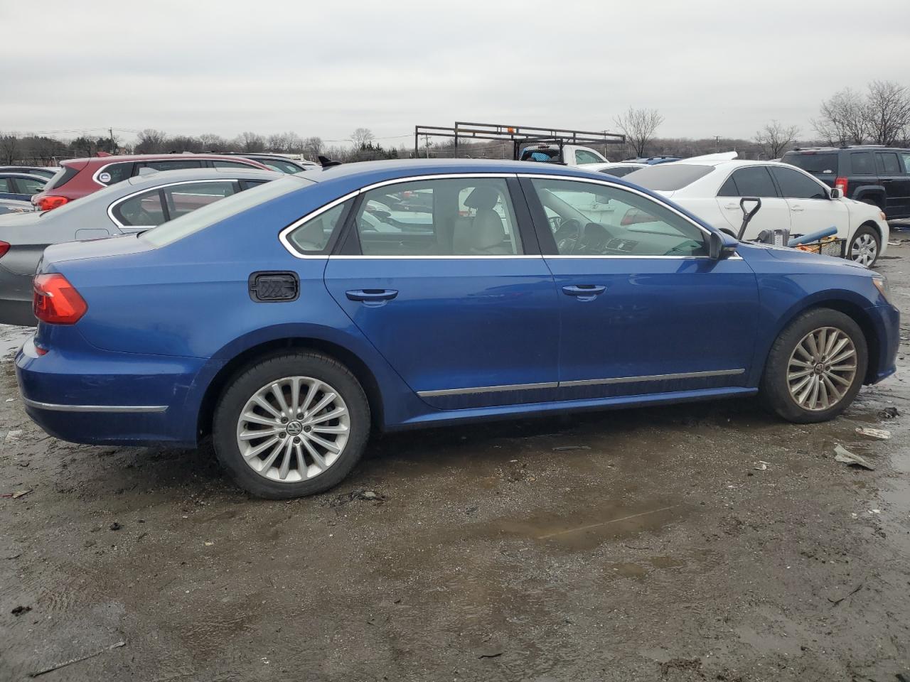 2016 Volkswagen Passat - Image 3