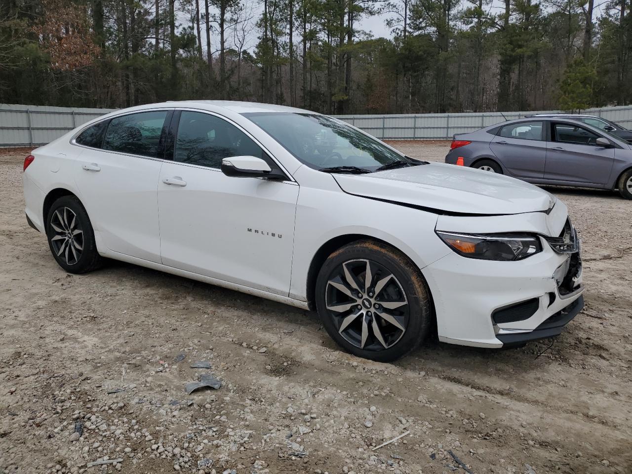 2018 Chevrolet Malibu - Image 4