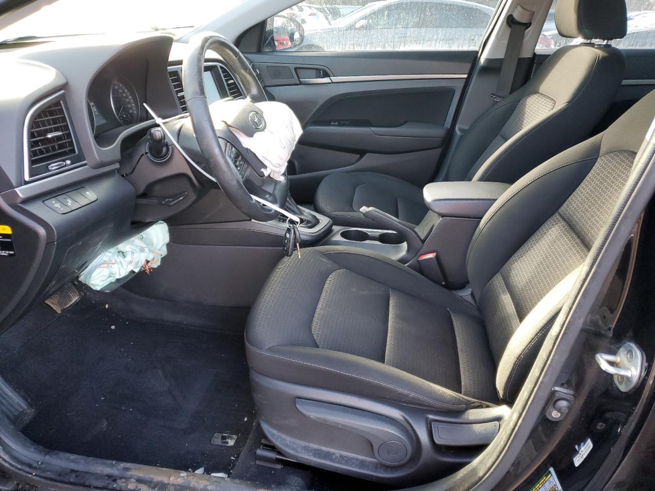 2017 Hyundai Elantra - Image 7