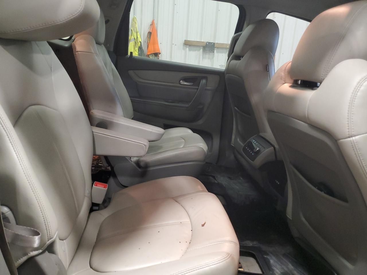2015 Chevrolet Traverse - Image 11
