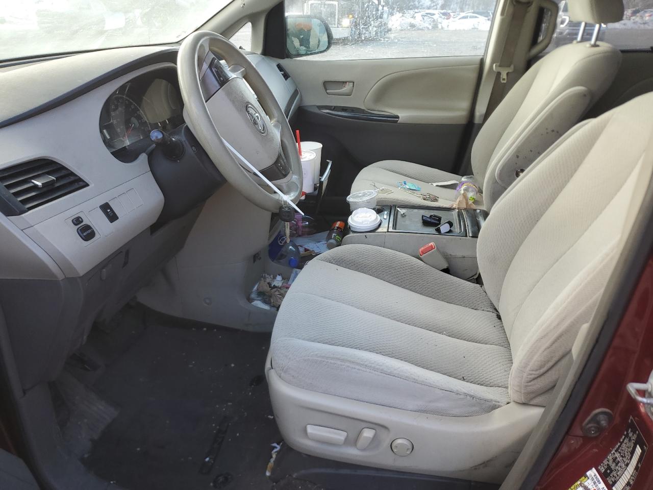 2013 Toyota Sienna - Image 7