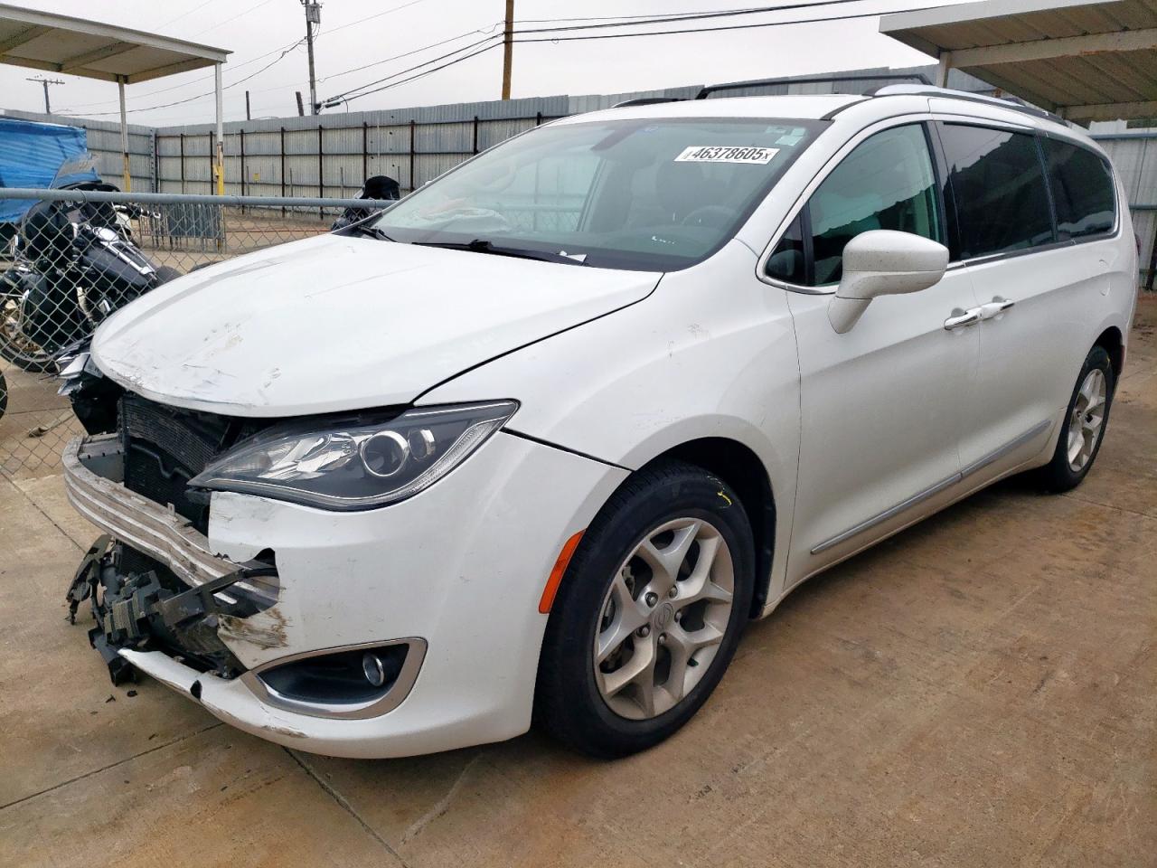 2017 Chrysler Pacifica - Image 1