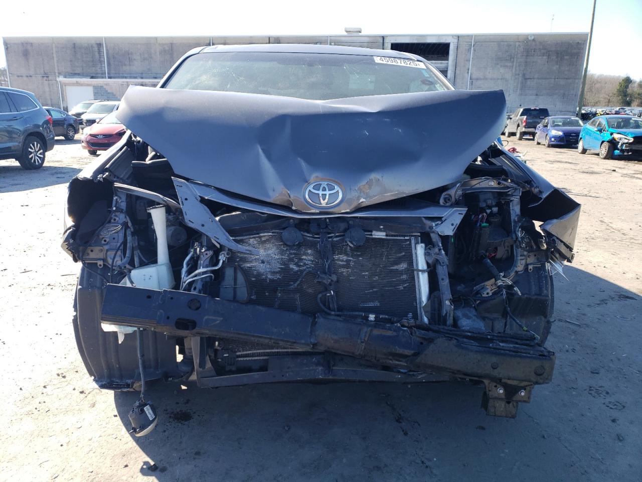 2017 Toyota Sienna - Image 5
