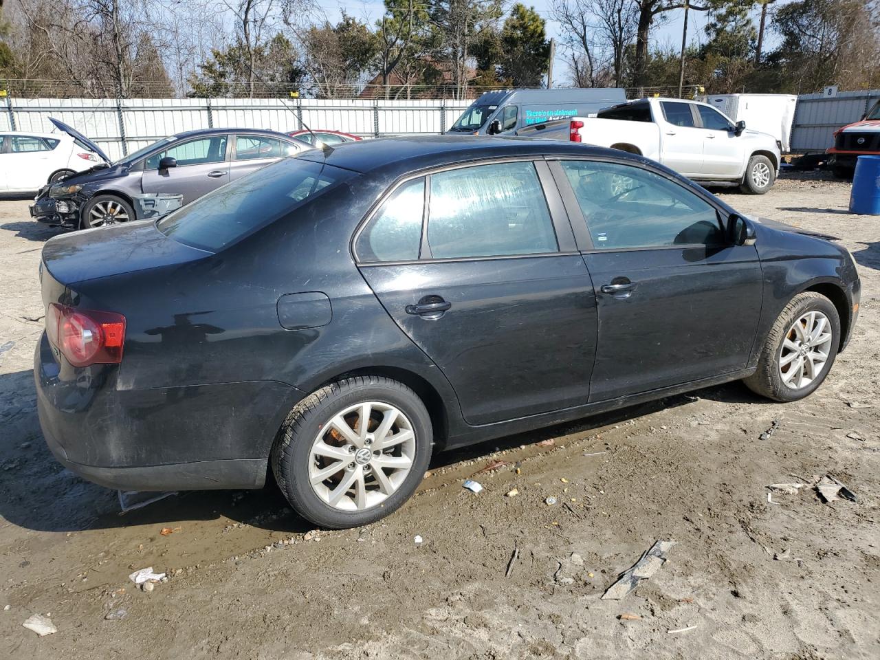 2010 Volkswagen Jetta - Image 3