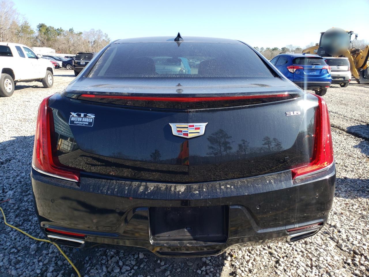 2019 Cadillac XTS - Image 6