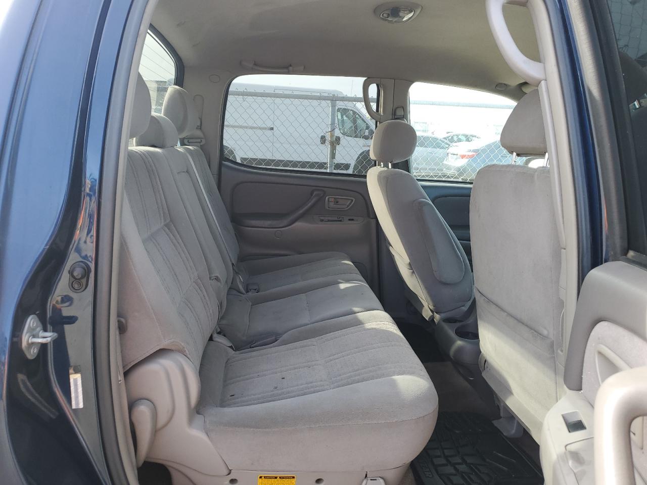 2004 Toyota Tundra - Image 10