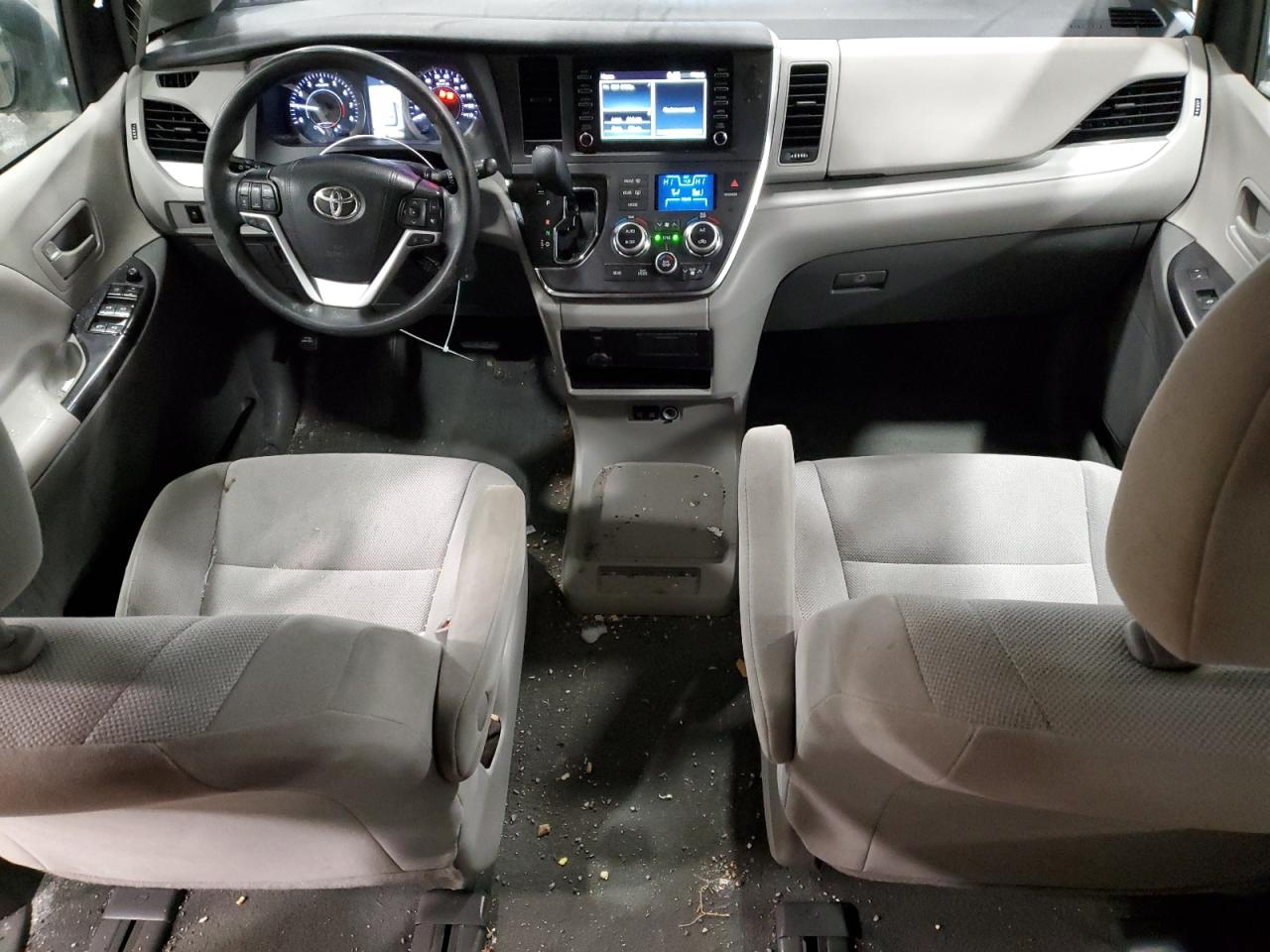 2019 Toyota Sienna - Image 8
