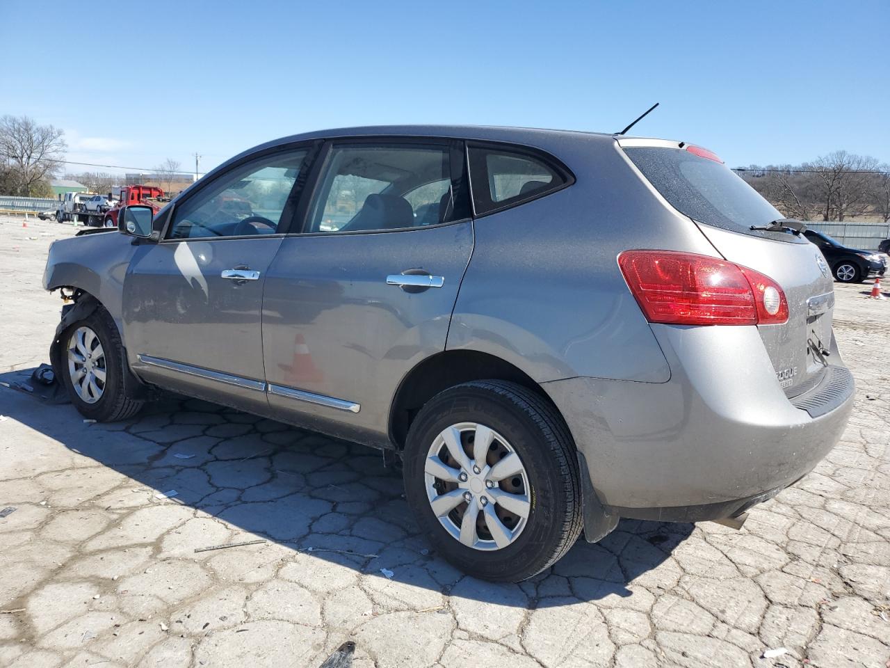 2014 Nissan Rogue - Image 2
