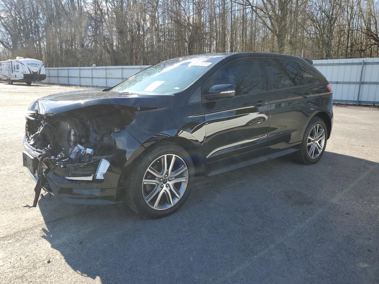 2019 Ford Edge - Image 1