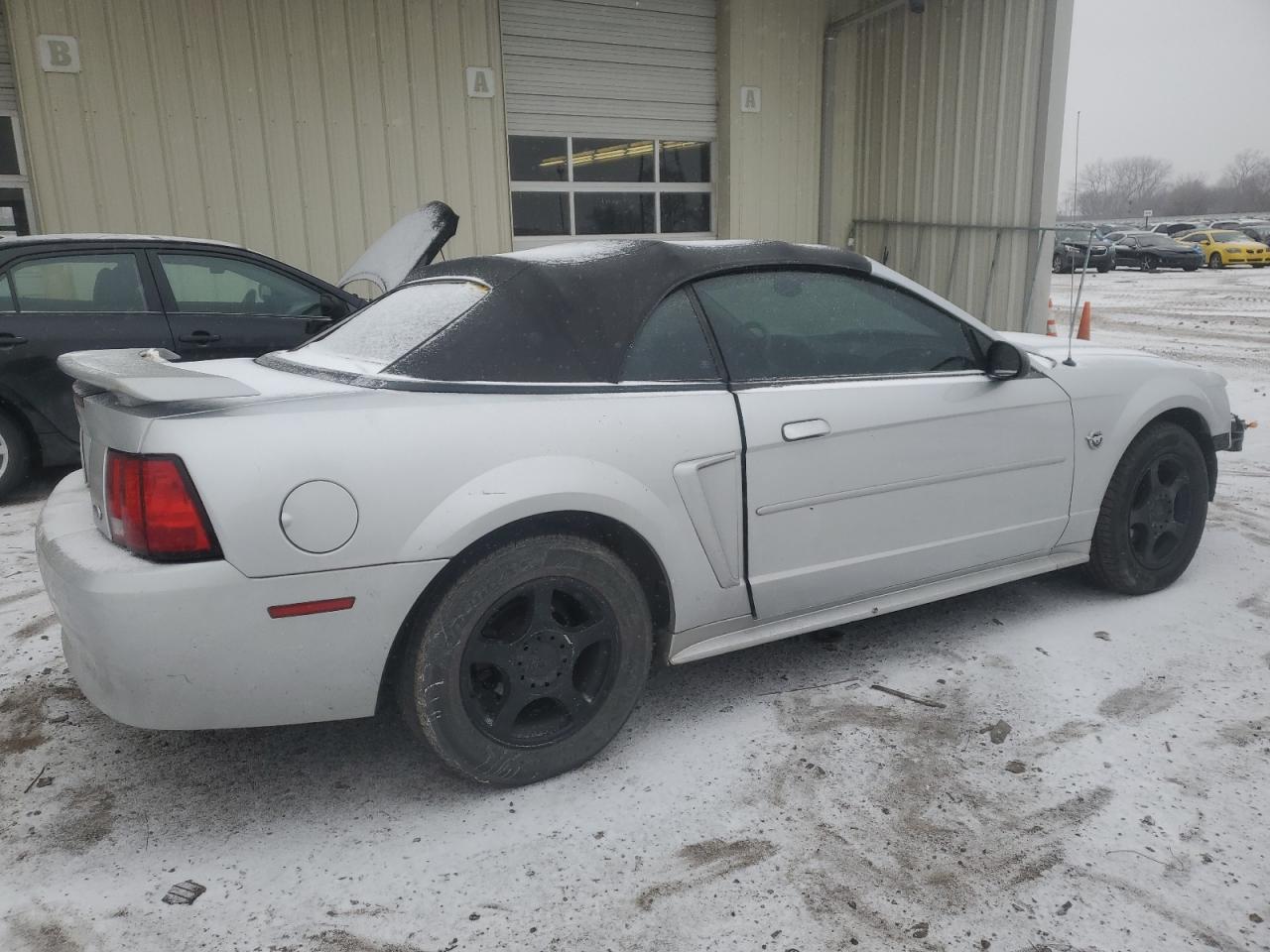 2004 Ford Mustang - Image 3