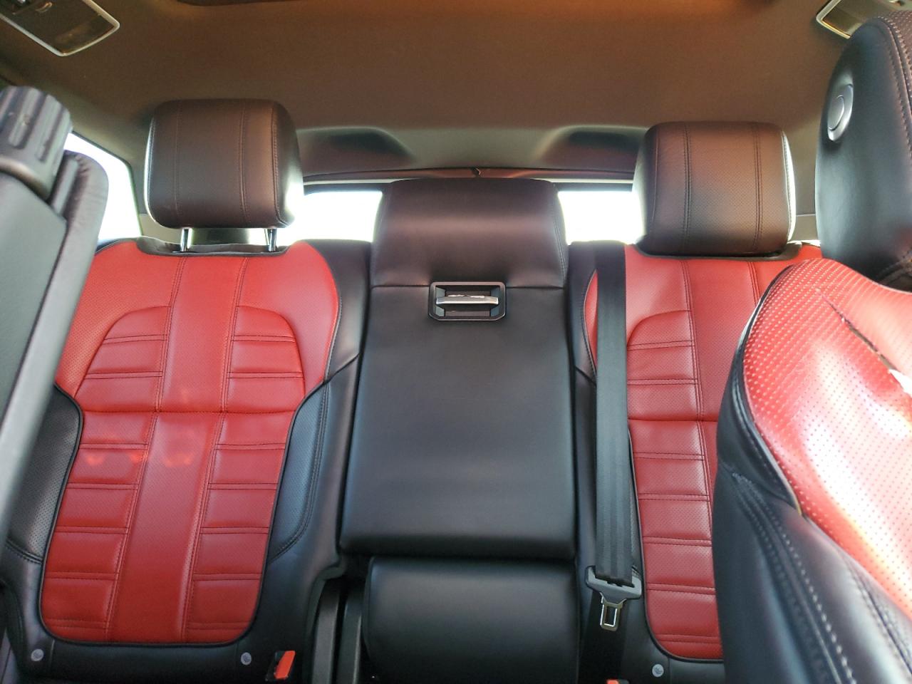 2017 Land Rover Range Rover - Image 10