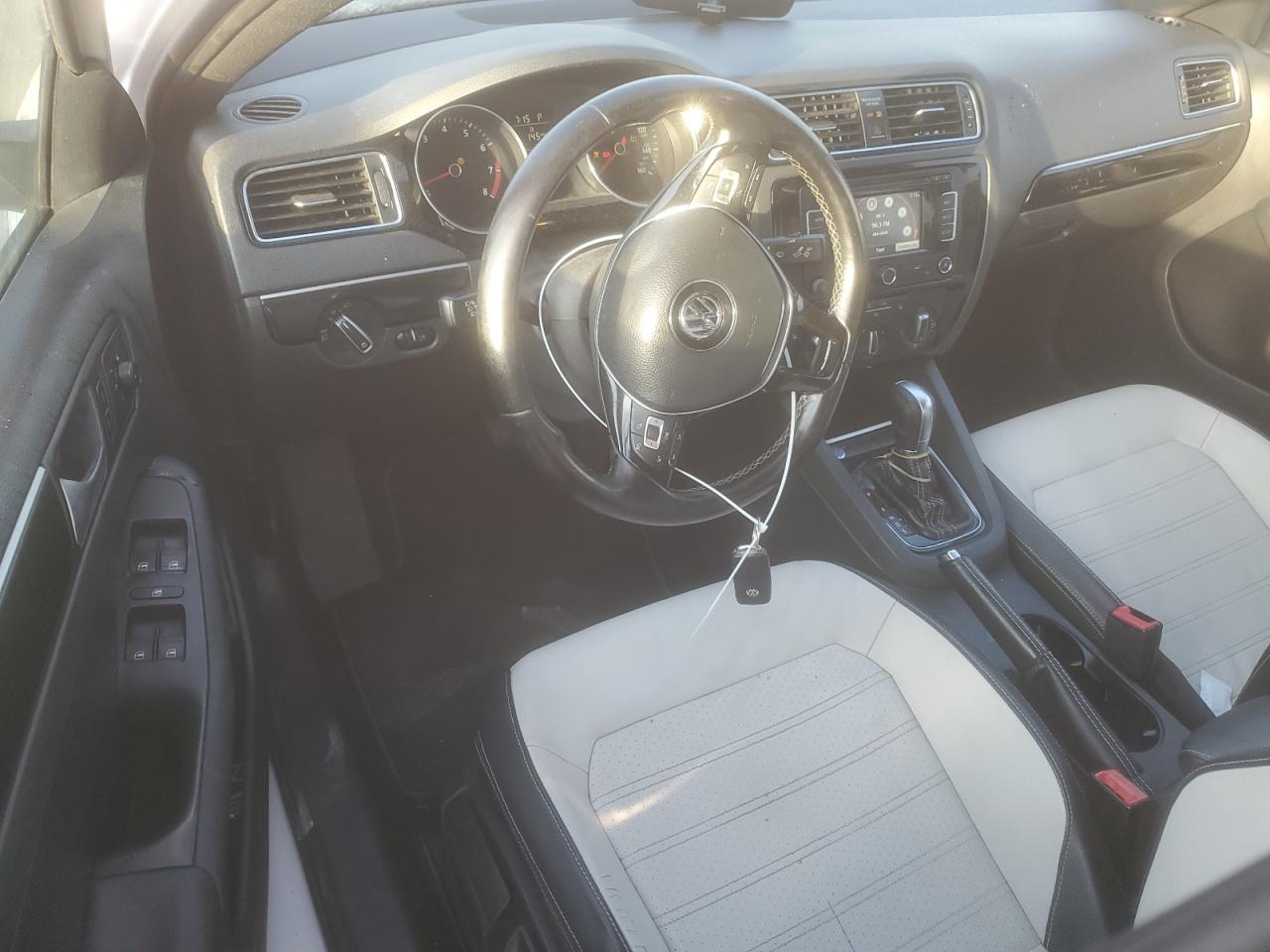 2015 Volkswagen Jetta - Image 8