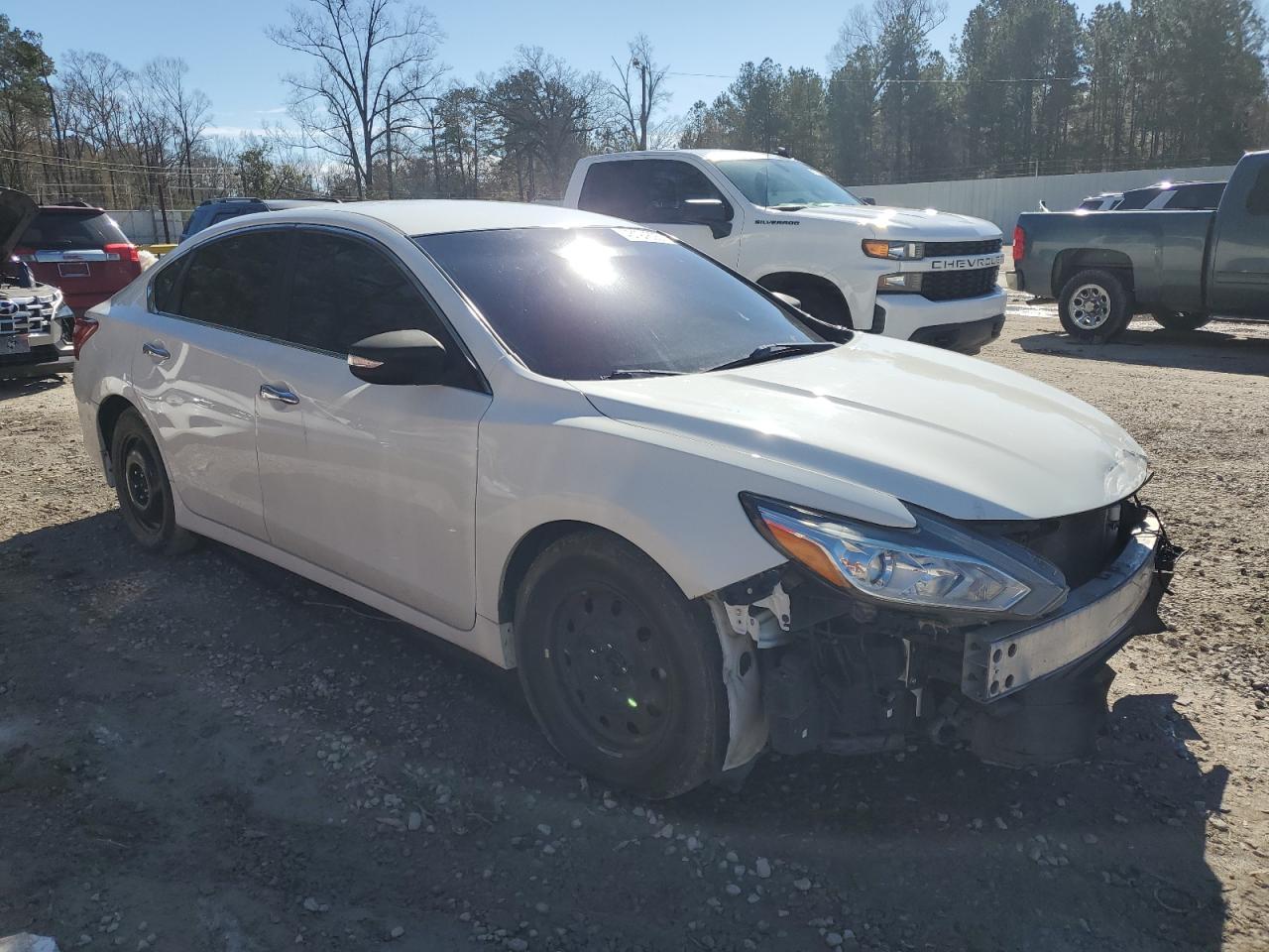 2018 Nissan Altima - Image 4