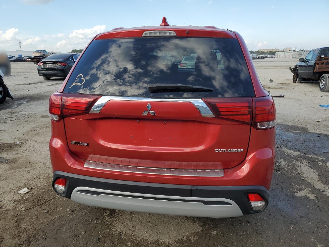 2019 Mitsubishi Outlander - Image 6