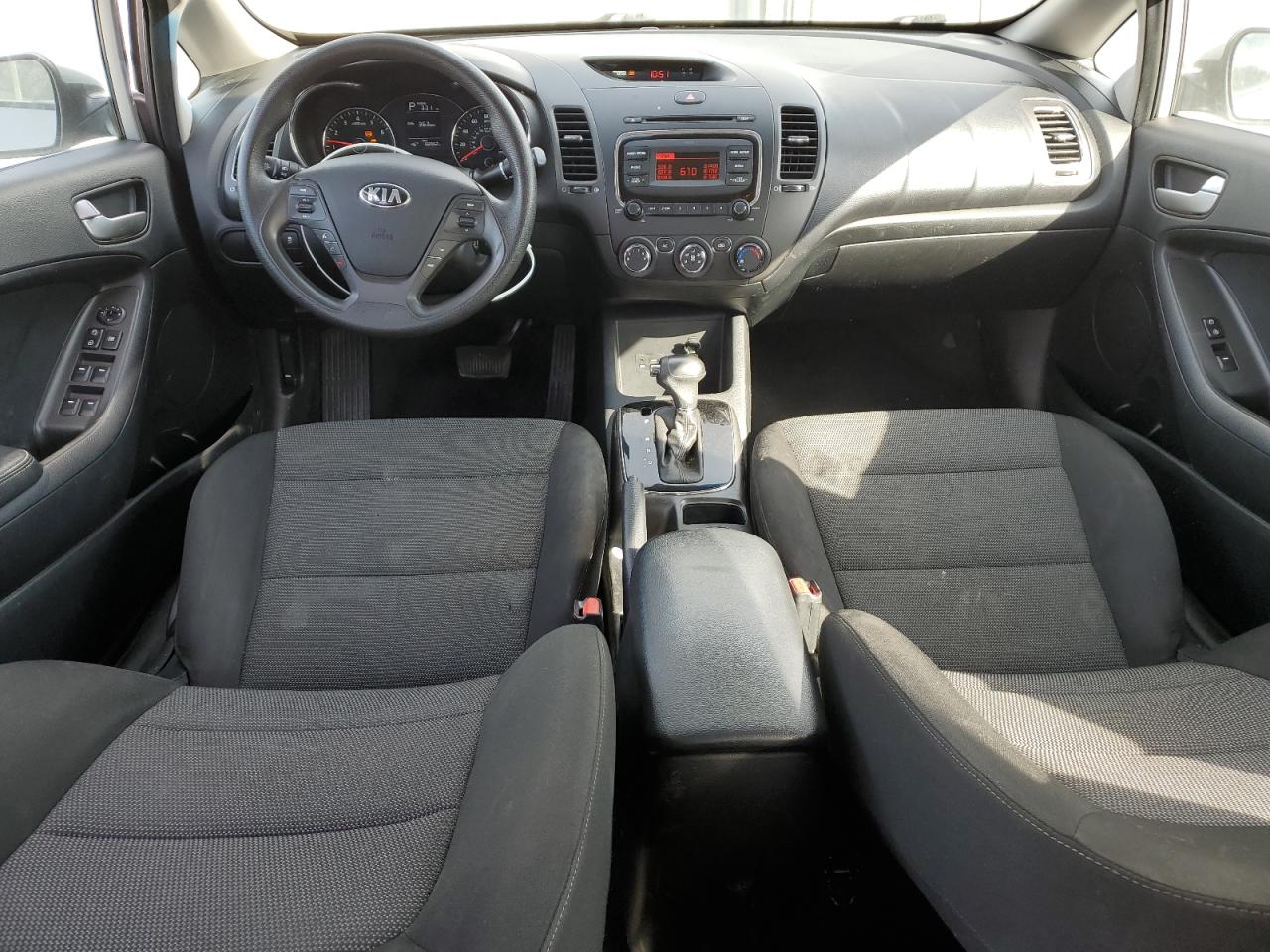 2017 Kia Forte - Image 8