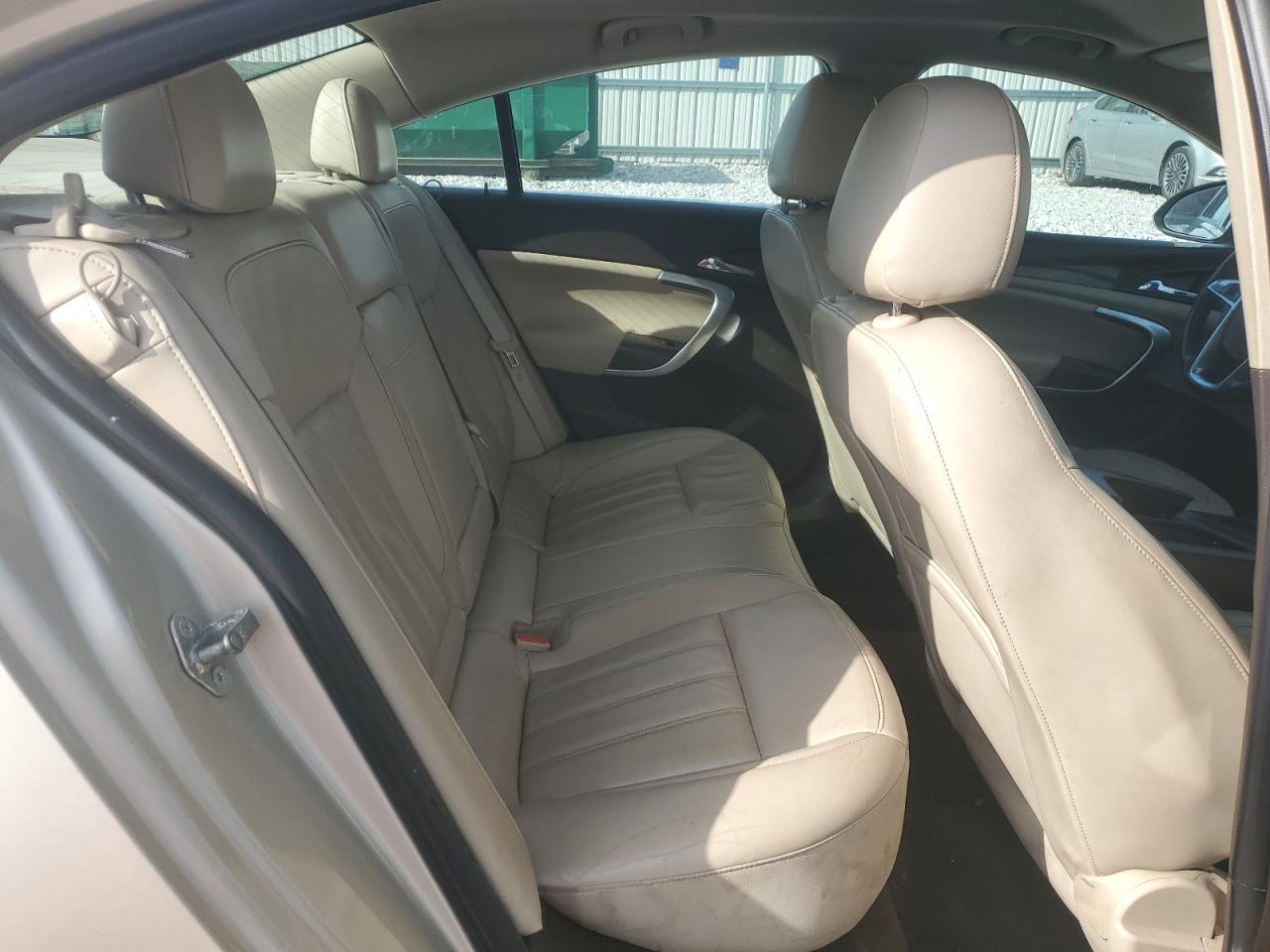 2013 Buick Regal - Image 10
