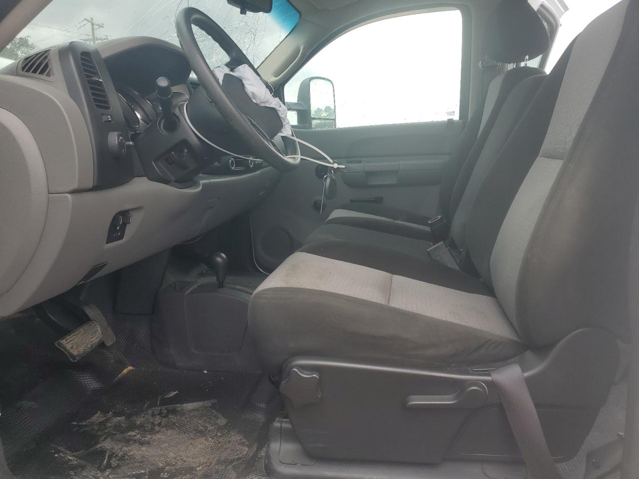 2009 Chevrolet Silverado - Image 7