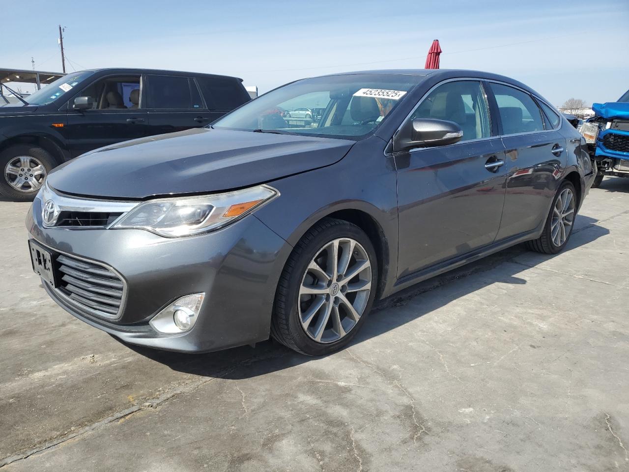 2015 Toyota Avalon - Image 1