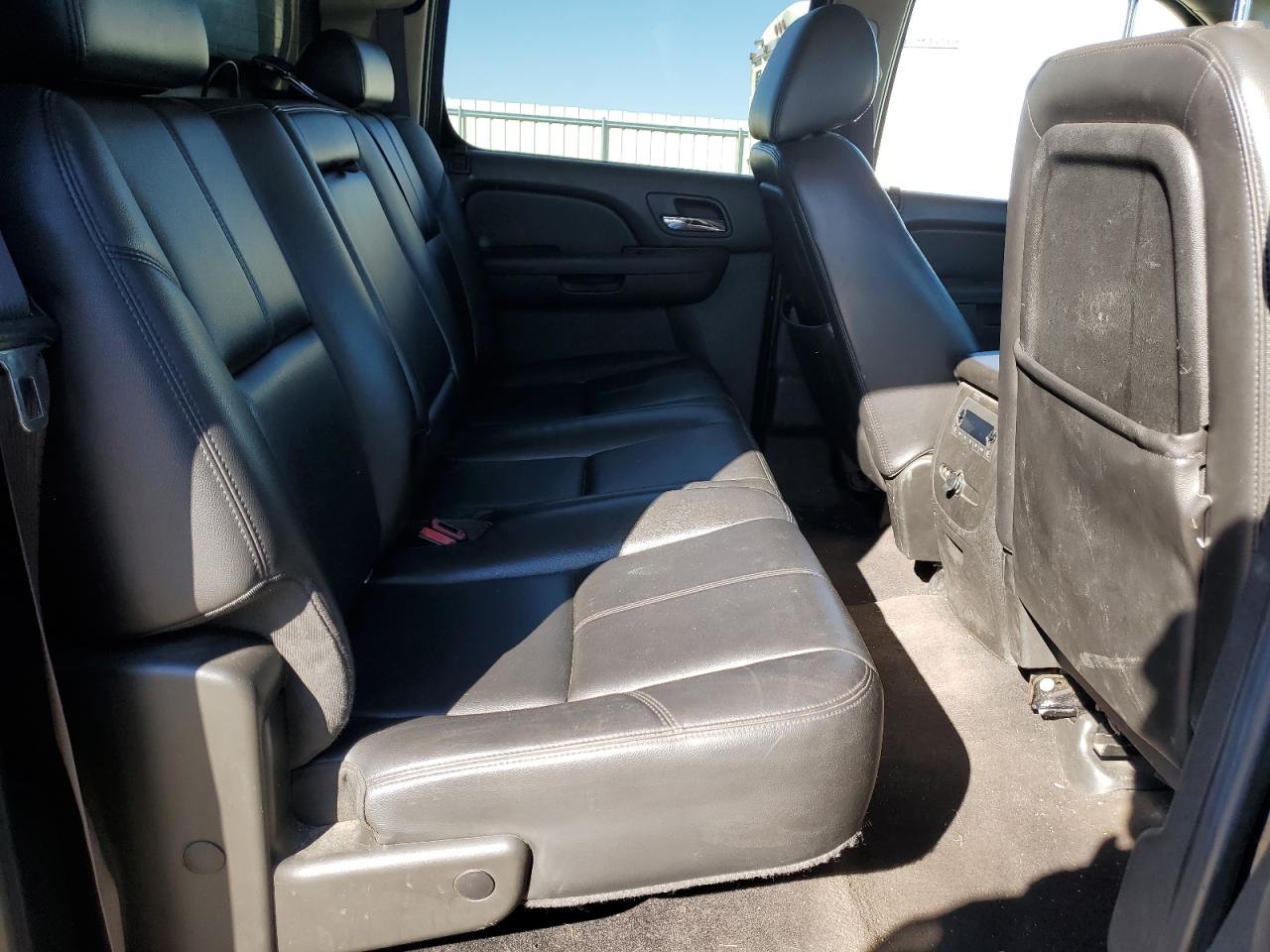 2011 Chevrolet Silverado - Image 10