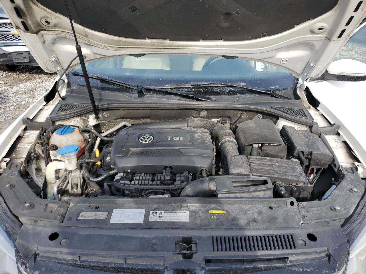 2015 Volkswagen Passat - Image 13