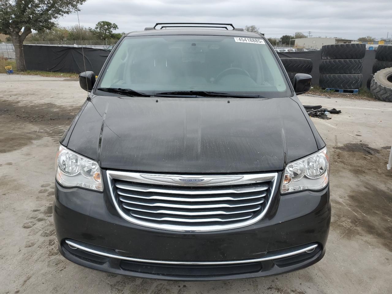 2016 Chrysler Town & Country - Image 5