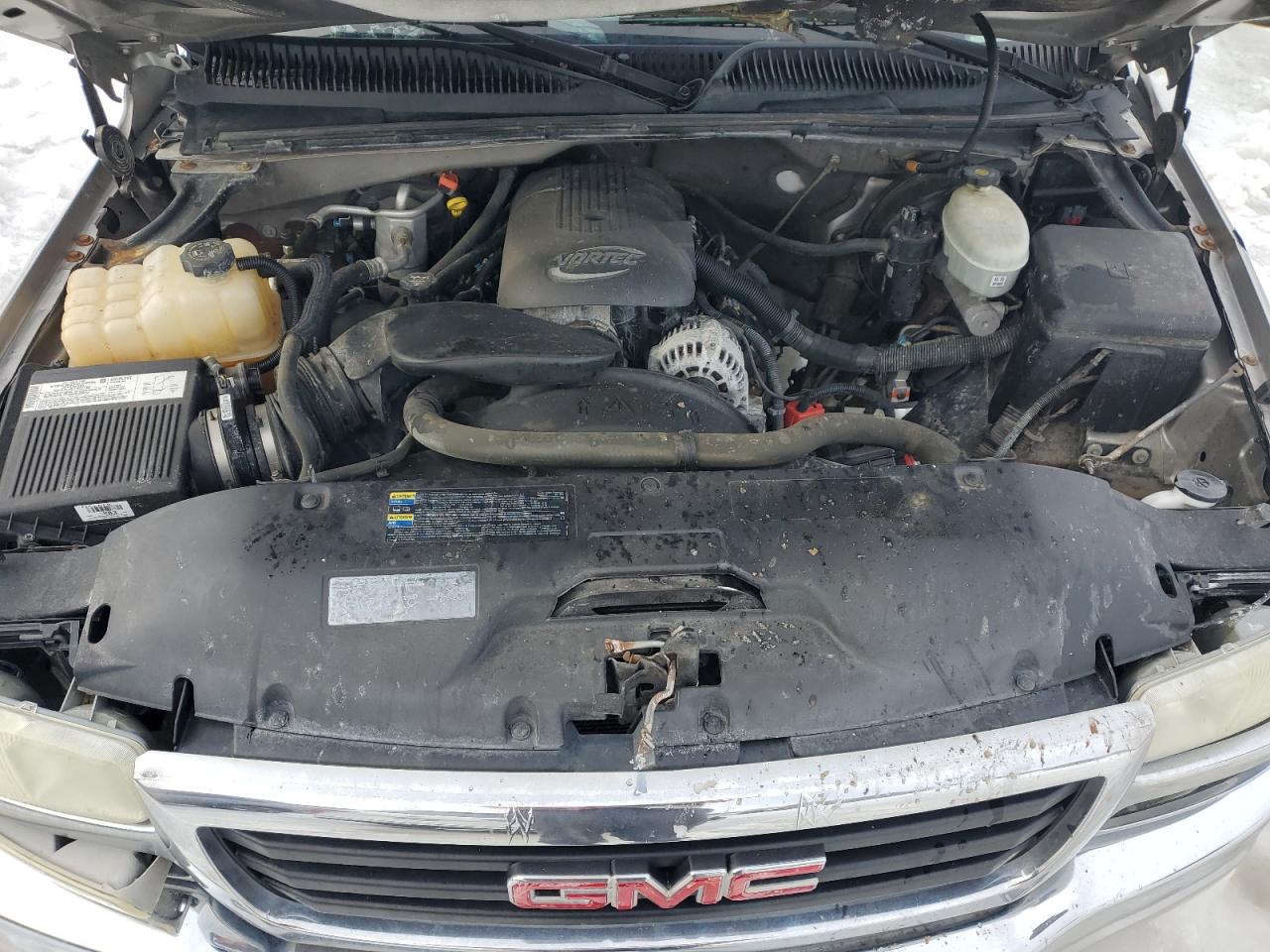 2004 GMC Sierra - Image 12