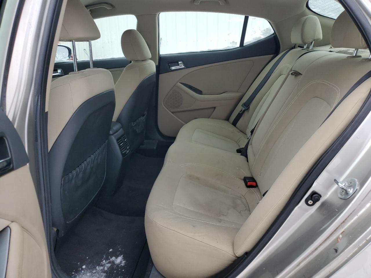 2011 Kia Optima - Image 10