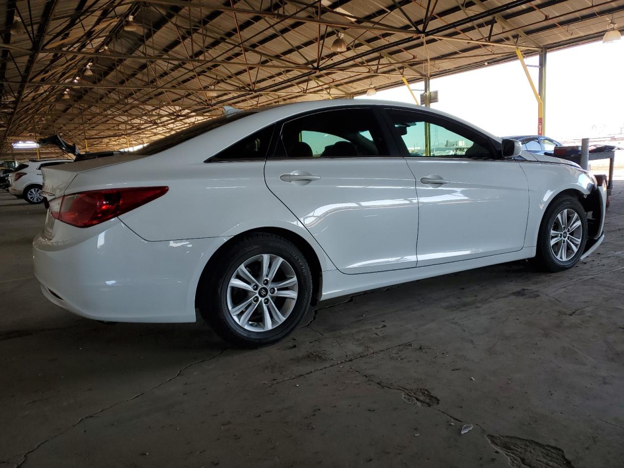 2013 Hyundai Sonata - Image 3