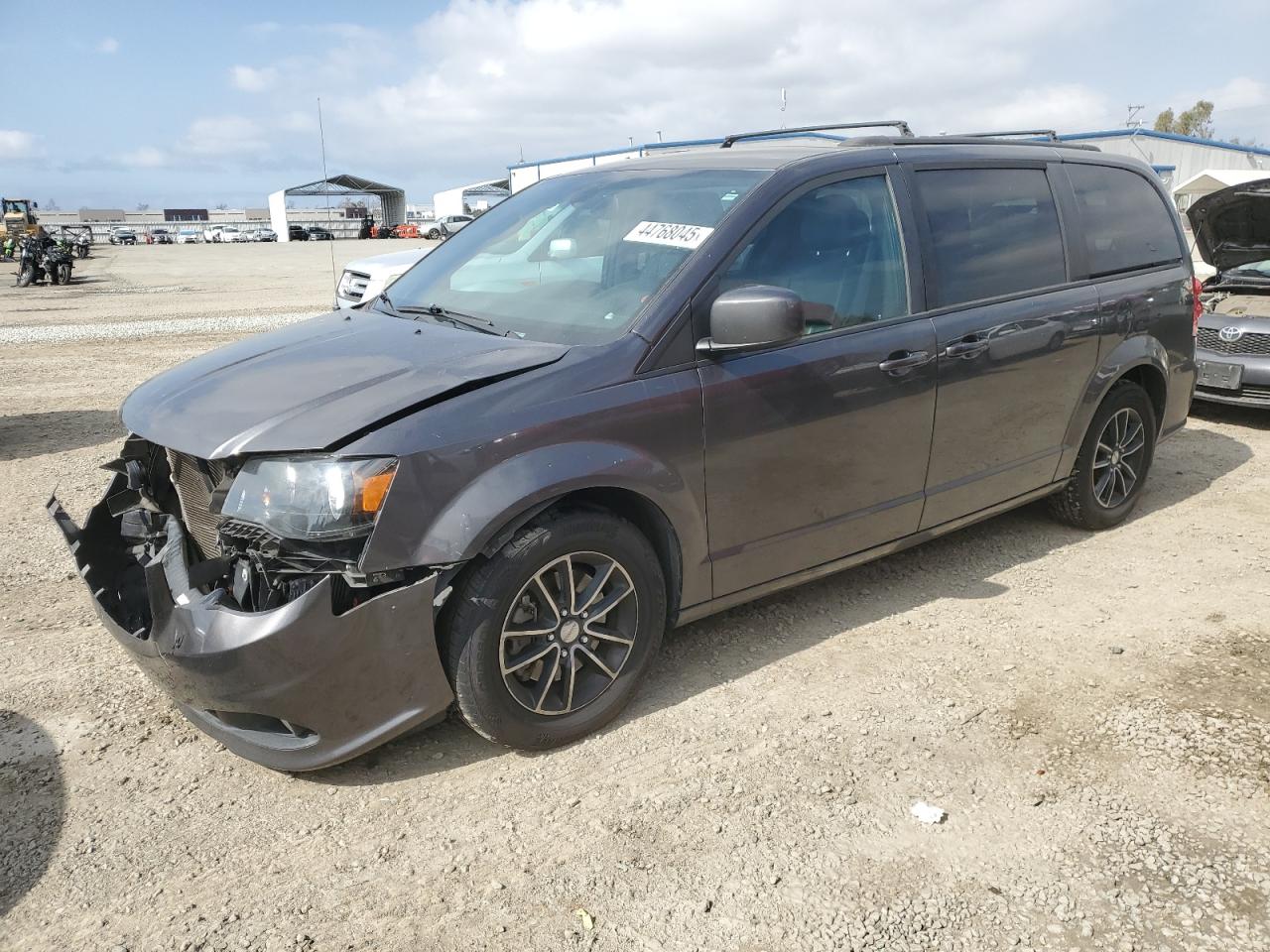 2018 Dodge Caravan - Image 1