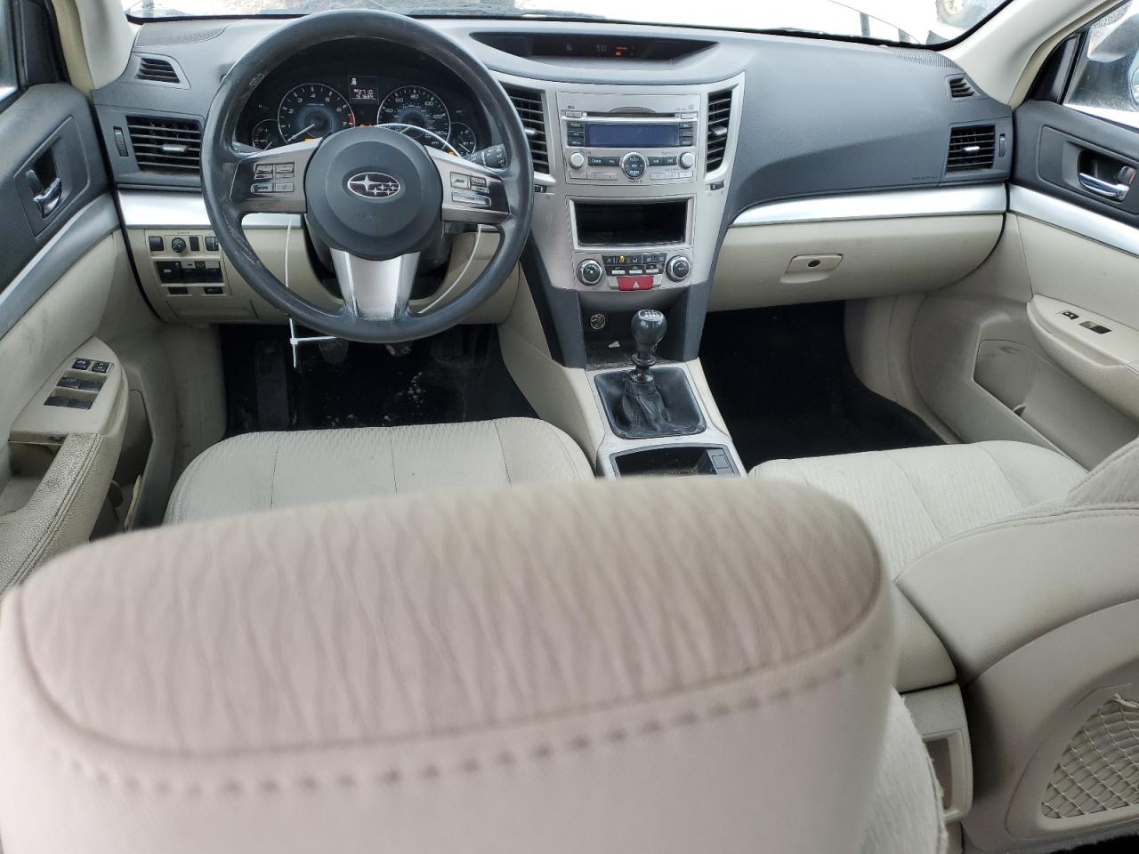 2010 Subaru Outback - Image 8