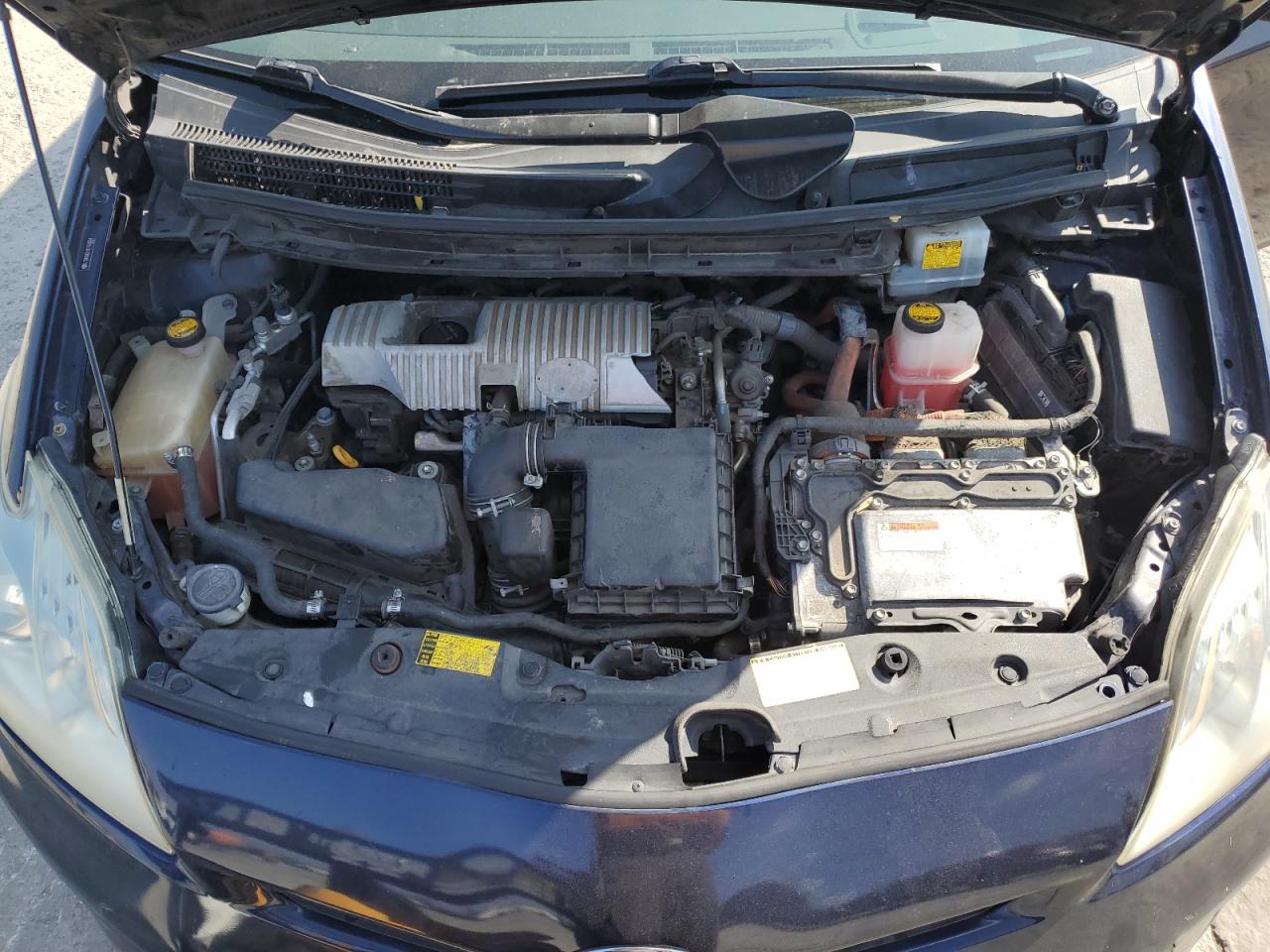 2012 Toyota Prius - Image 11