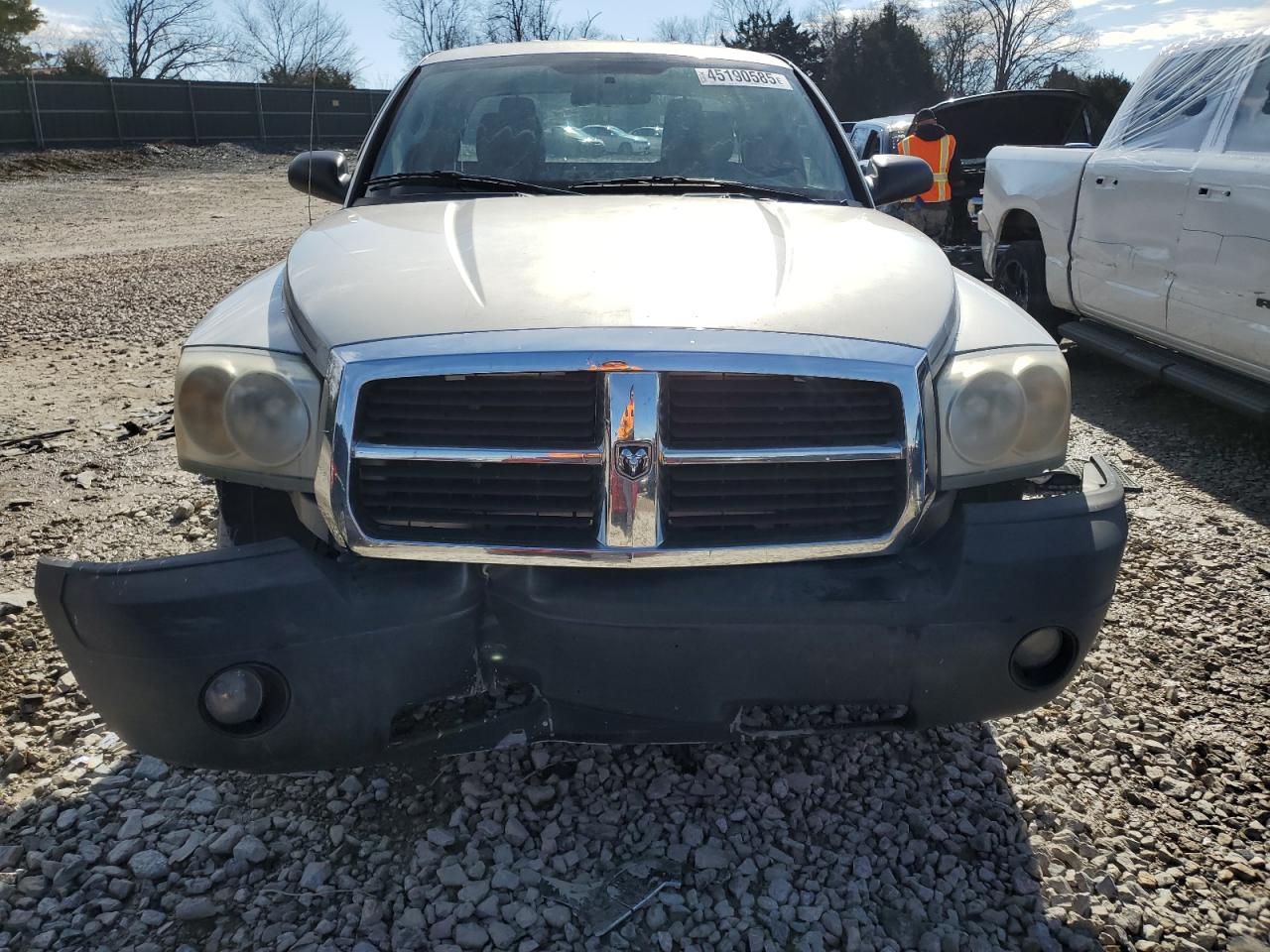 2007 Dodge Dakota - Image 5