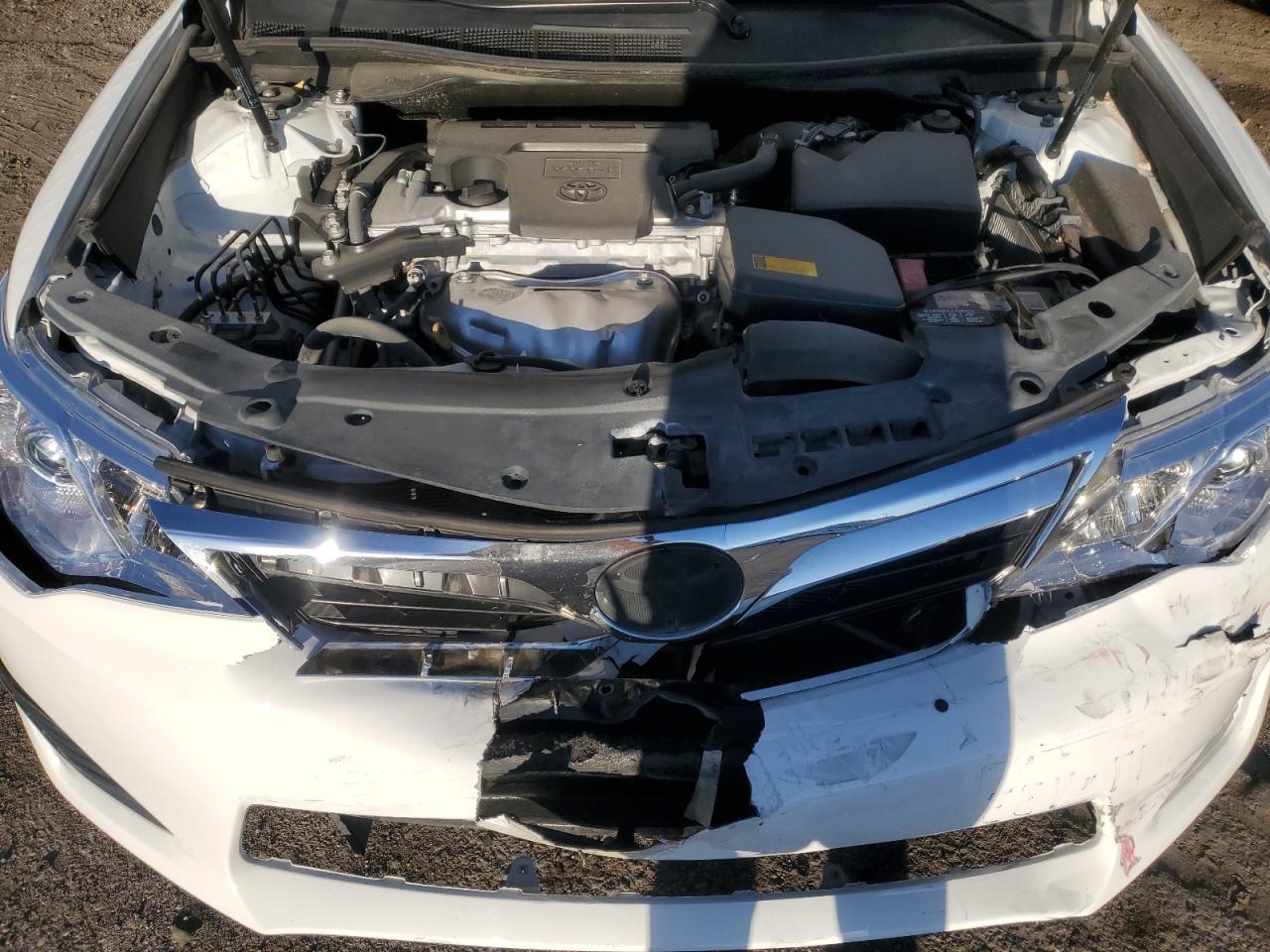 2014 Toyota Camry - Image 11