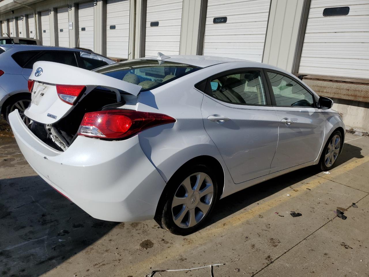 2013 Hyundai Elantra - Image 3