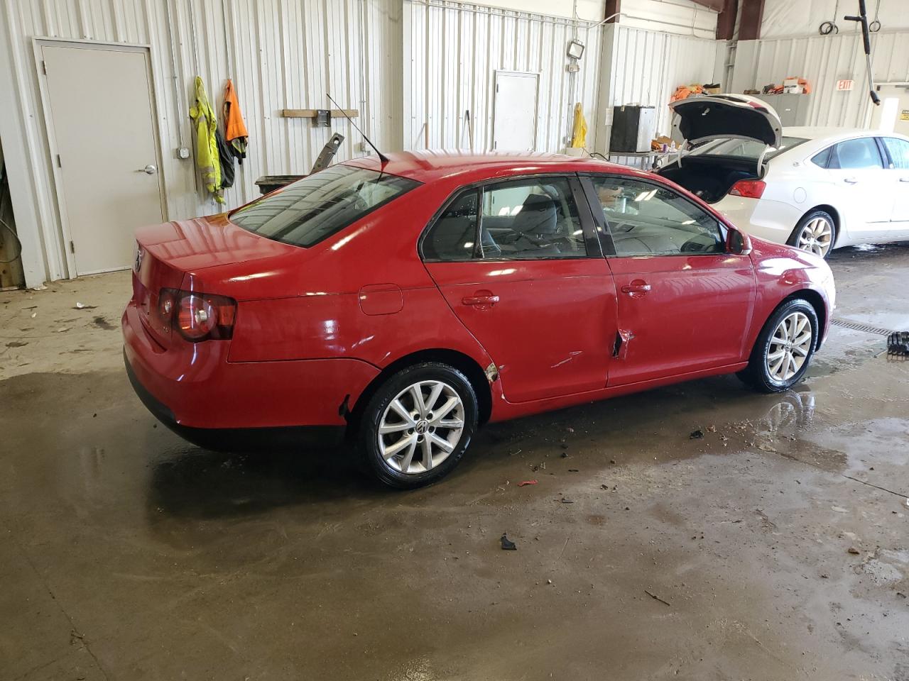2010 Volkswagen Jetta - Image 3